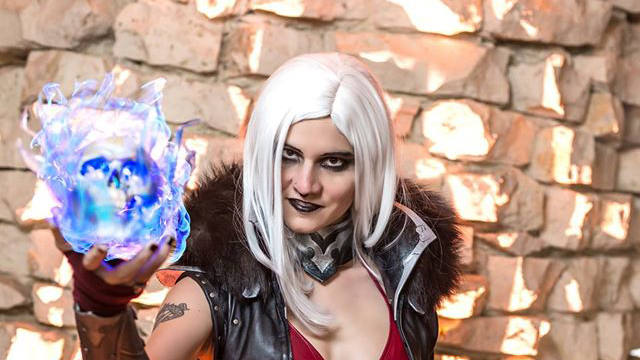 Necromancer női cosplay
